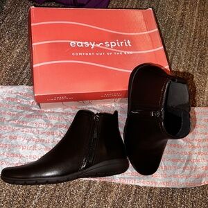 Easy Spirit dark brown women’s ankle boots size 8 1/2 M.